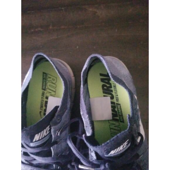 Nike Free Run Flyknit Women's Running Shoes Oreo Blue White 880843 402 Size 9.5 - Picture 13 of 16